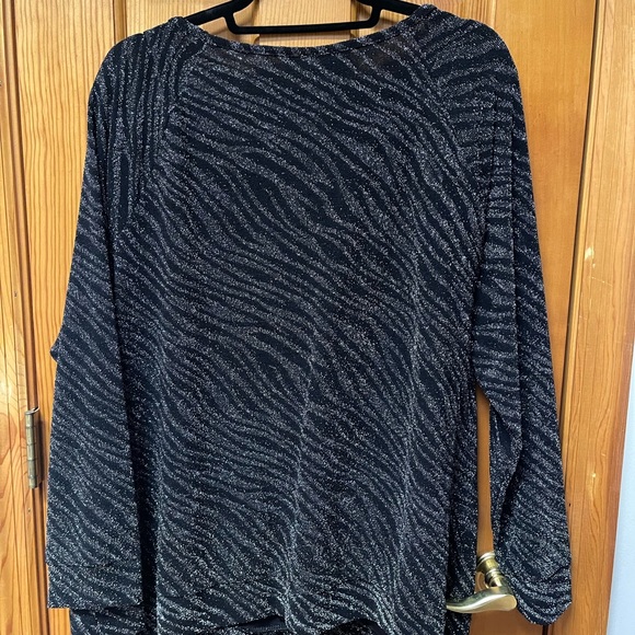 Jennifer Lopez Zebra Shimmer Top - Picture 2 of 2